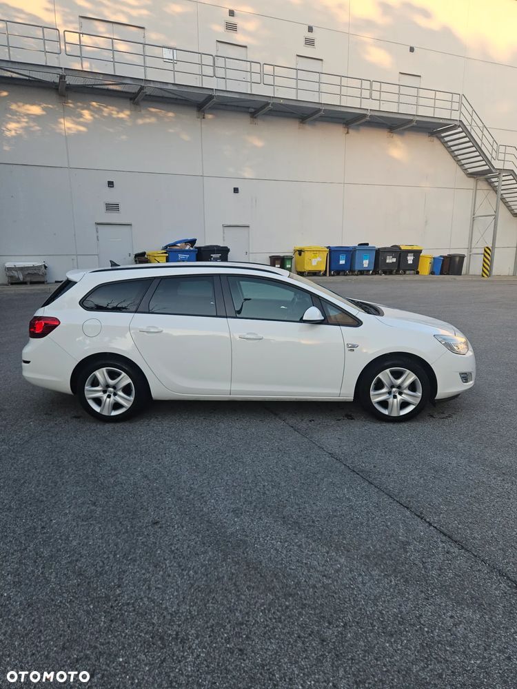 Opel Astra 1.4 Turbo - 4