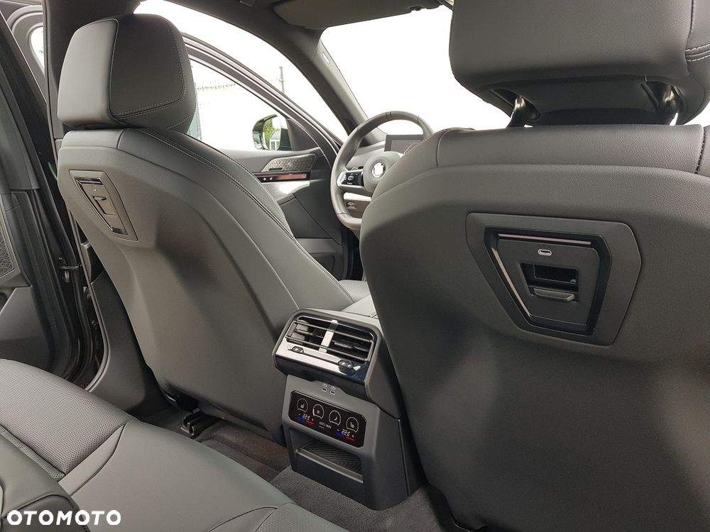 BMW Seria 5 540d xDrive mHEV M Sport - 25