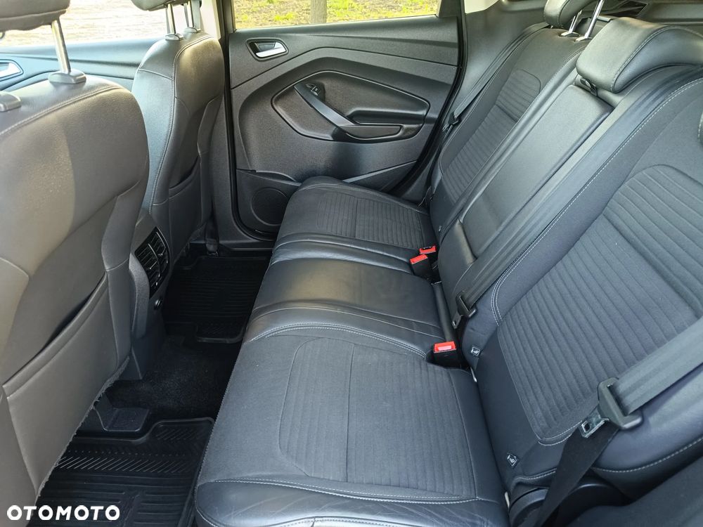 Ford Kuga 2.0 TDCi AWD Titanium - 27