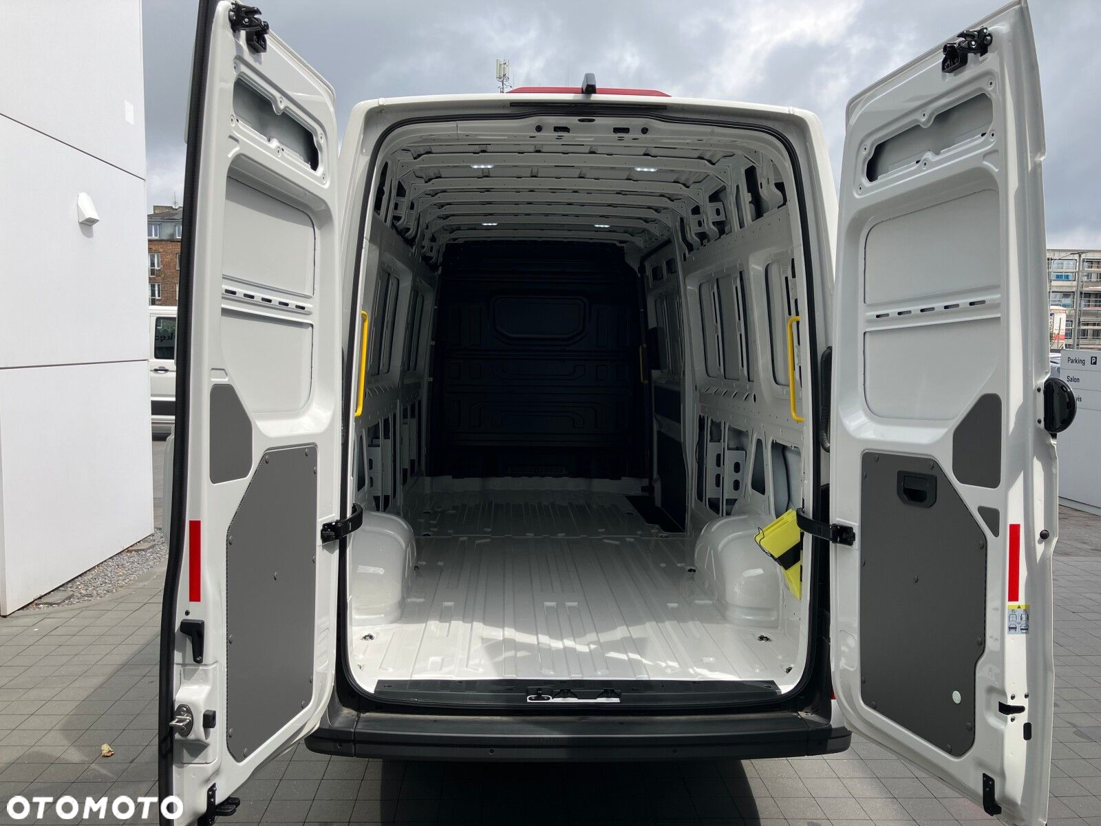 Volkswagen Crafter 35 2.0 TDI L4H3 4490 177 KM - 18