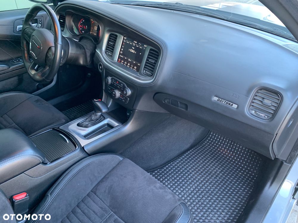 Dodge Charger 5.7 R/T Daytona - 18