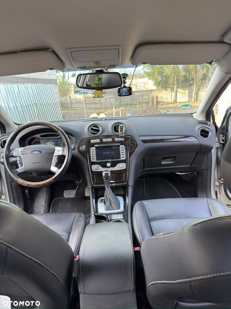 Ford Mondeo 2.3 Ghia - 15