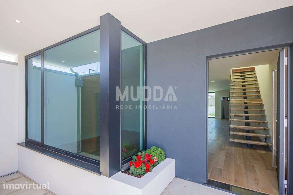 Moradia T4 Geminada em Aradas – Conforto Moderno a Dois Passos de Avei - Grande imagem: 4/27