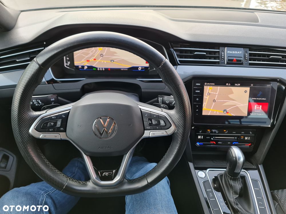 Volkswagen Passat ver-variant-2-0-tdi-scr-dsg-r--line - 9