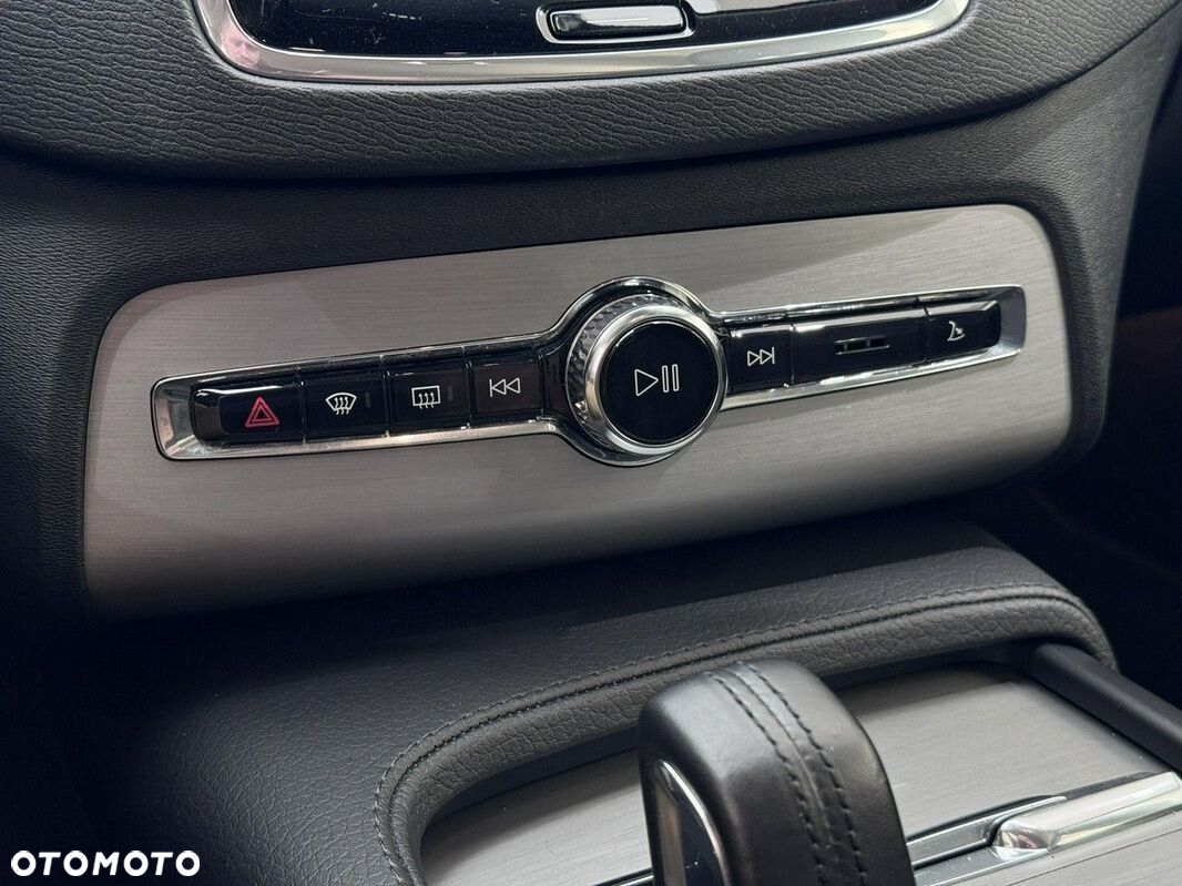 Volvo XC 90 - 28