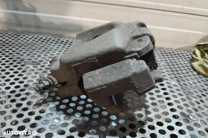 Etrier fata stanga BMW Seria 3 E91 [2004 - 2010] Touring wagon 320d A - 4