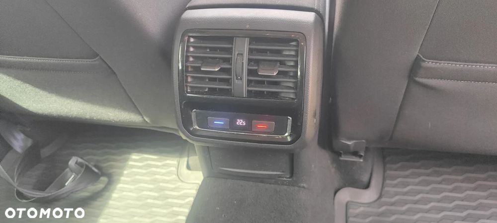 Volkswagen Passat 2.0 TDI SCR DSG Business - 15