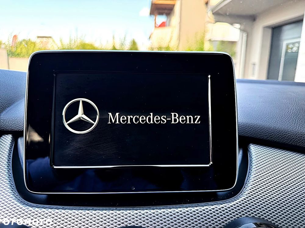 Mercedes-Benz Klasa B 180 AMG Line - 28