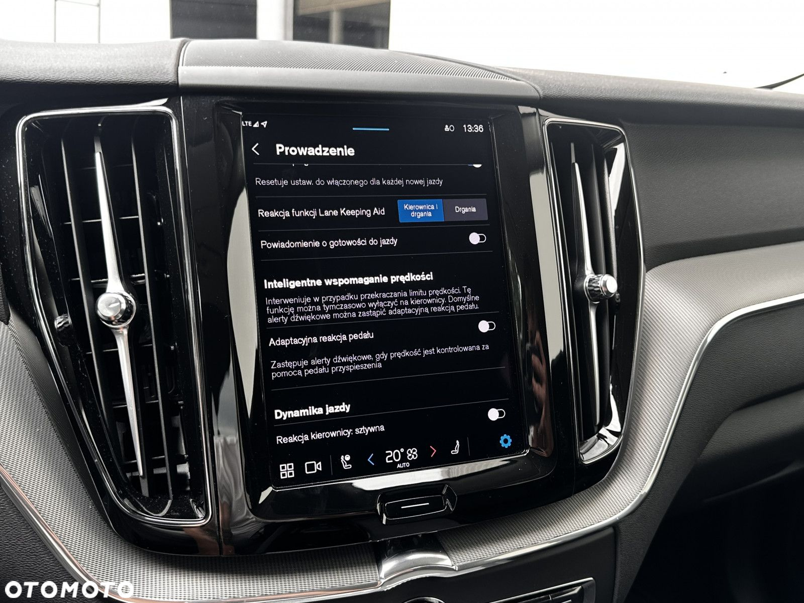 Volvo XC 60 - 32