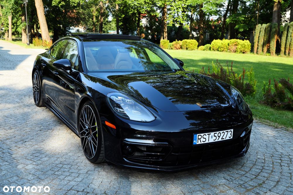Porsche Panamera - 1