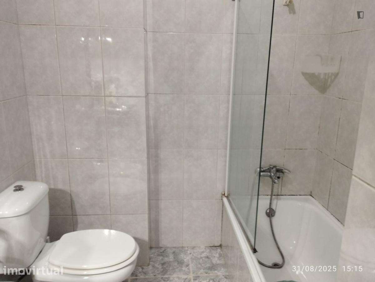 Quarto - localizado em Braga - Grande imagem: 5/5