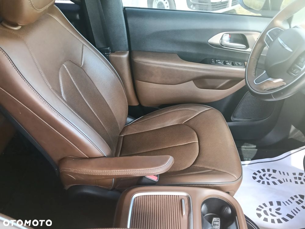 Chrysler Pacifica - 13