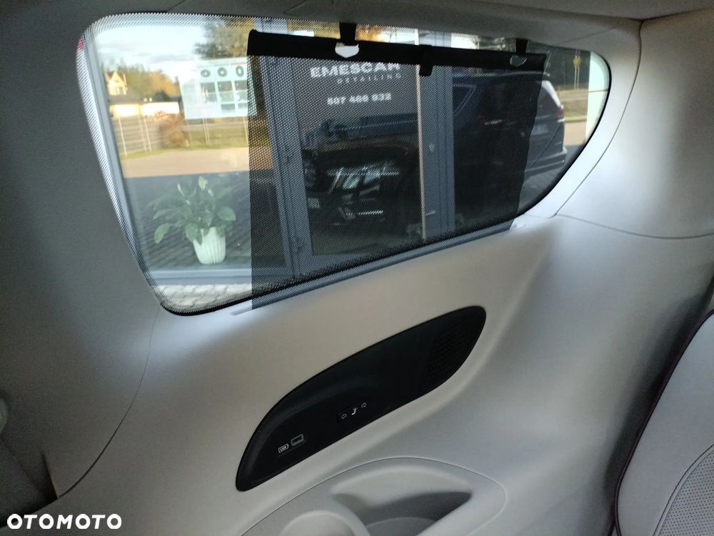 Chrysler Pacifica - 16