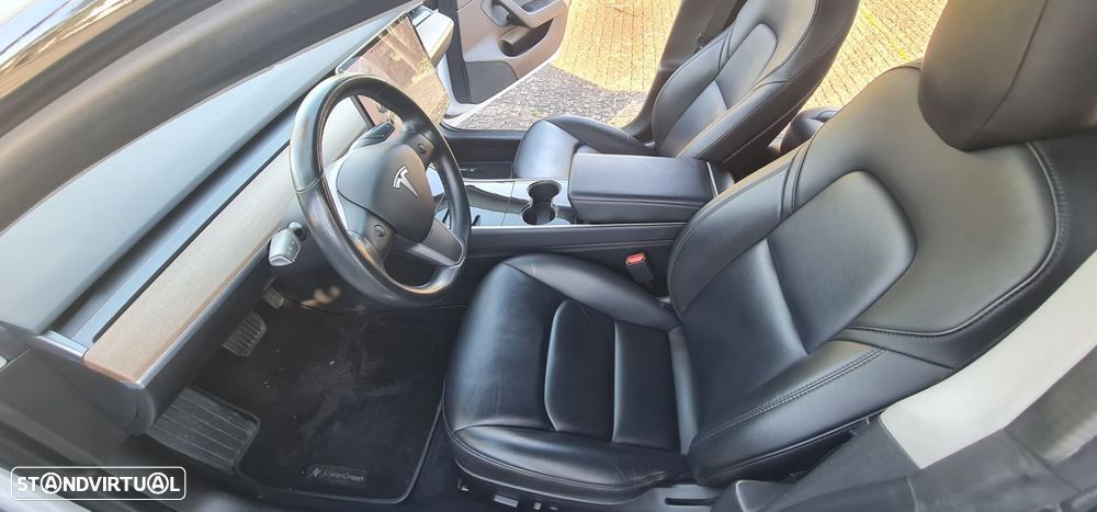 Tesla Model 3 Long-Range Dual Motor AWD - 38