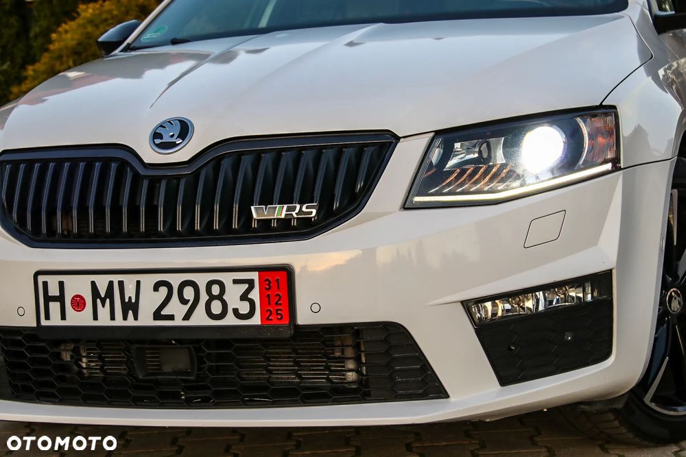 Skoda Octavia 2.0 TDI DSG RS - 5