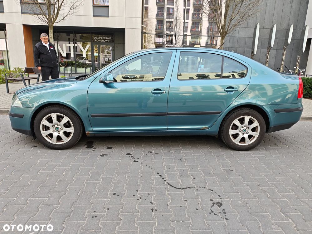 Skoda Octavia 1.6 FSI Ambiente - 19
