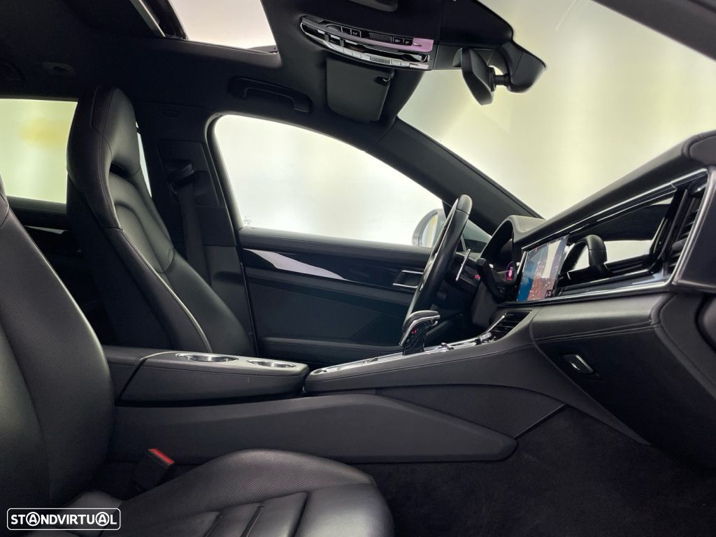 Porsche Panamera Sport Turismo 4 E-Hybrid - 34