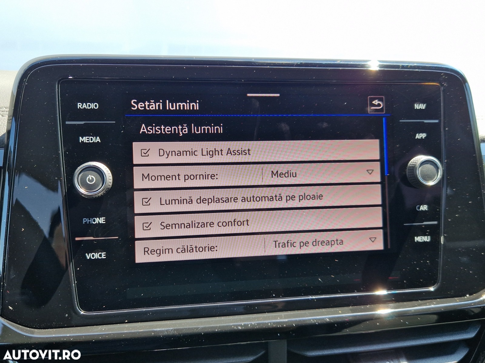Volkswagen T-ROC 1.5 TSI DSG Style - 26