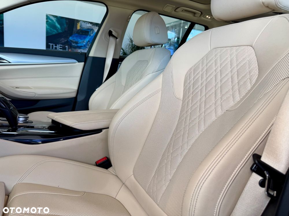 BMW Seria 5 520d xDrive - 11