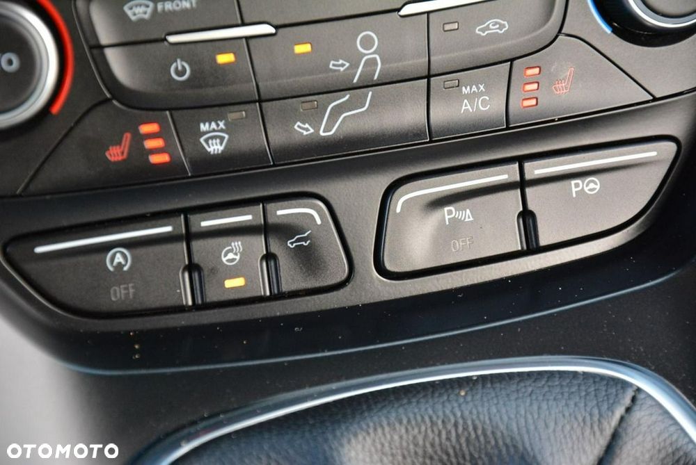 Ford Kuga 1.5 EcoBoost 2x4 ST-Line - 32