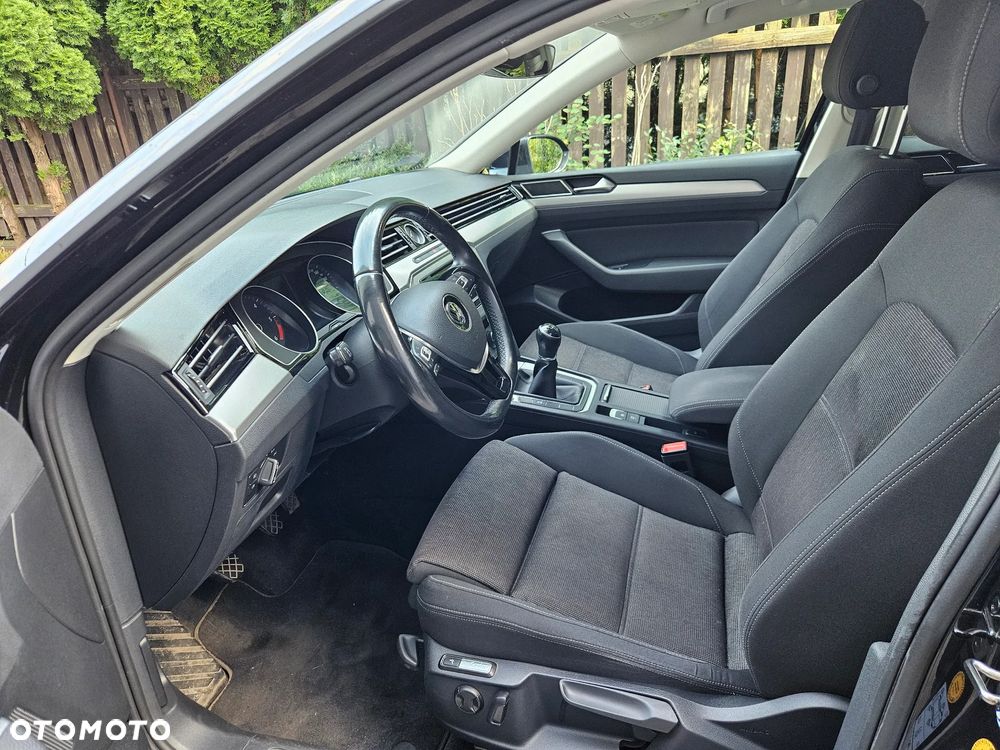 Volkswagen Passat 2.0 TDI (BlueMotion Technology) Comfortline - 14