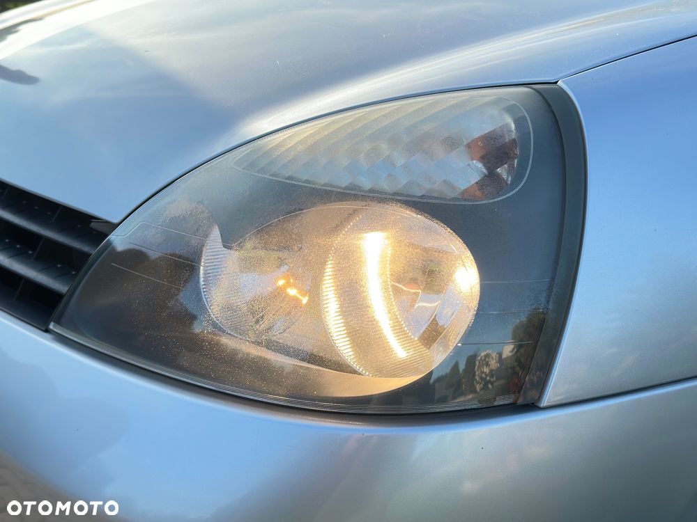Renault Clio - 9