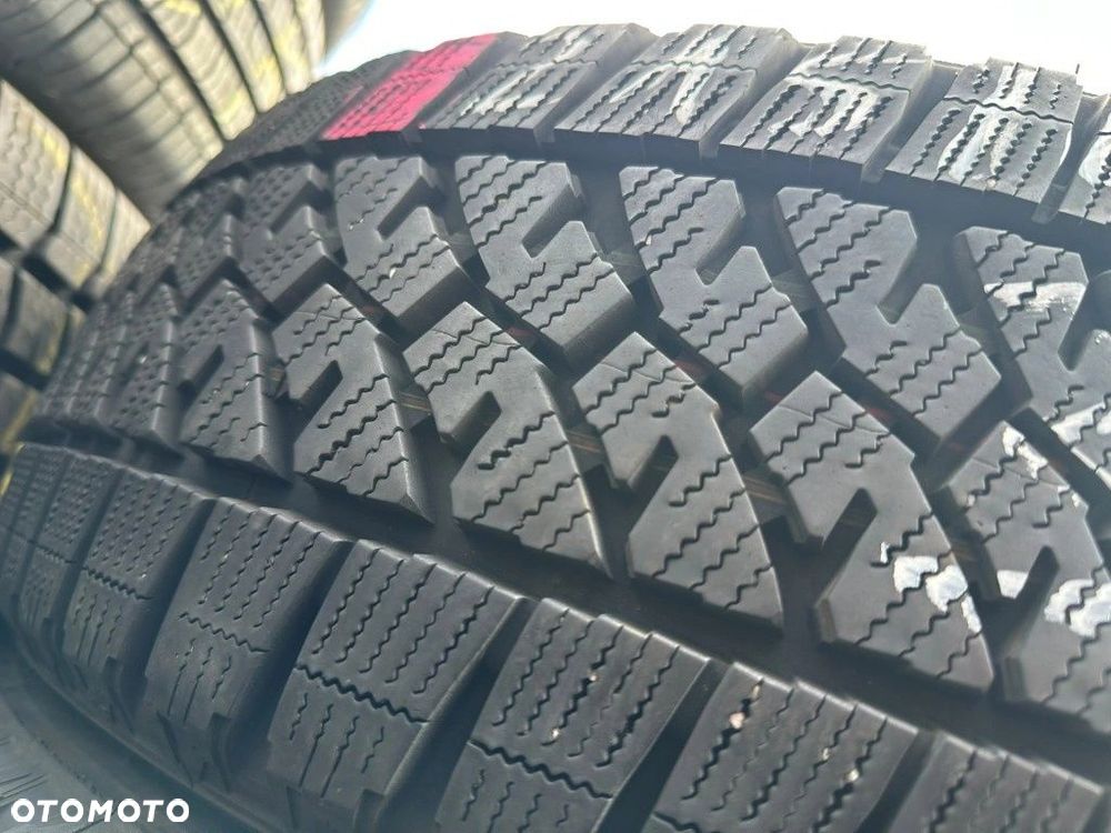 215/60r17C Bridgestone Blizz W810_9mm_2szt_(304) - 3