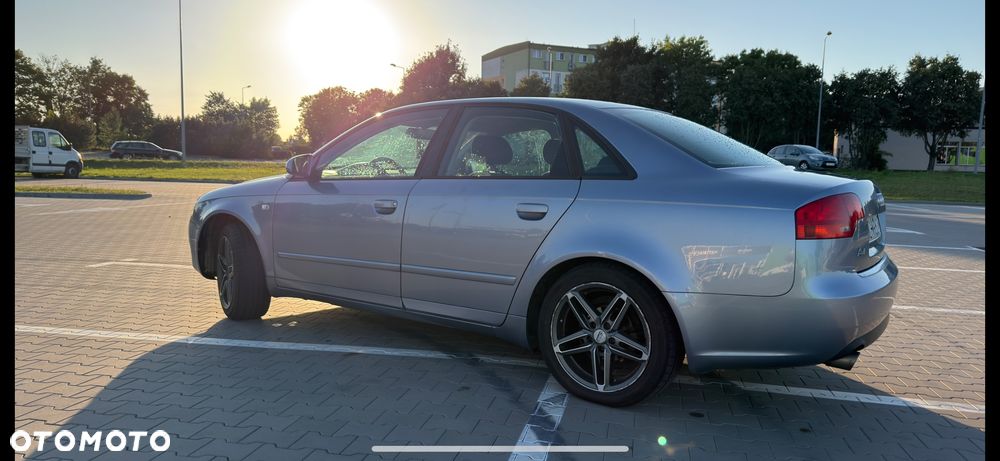 Audi A4 Limousine - 3