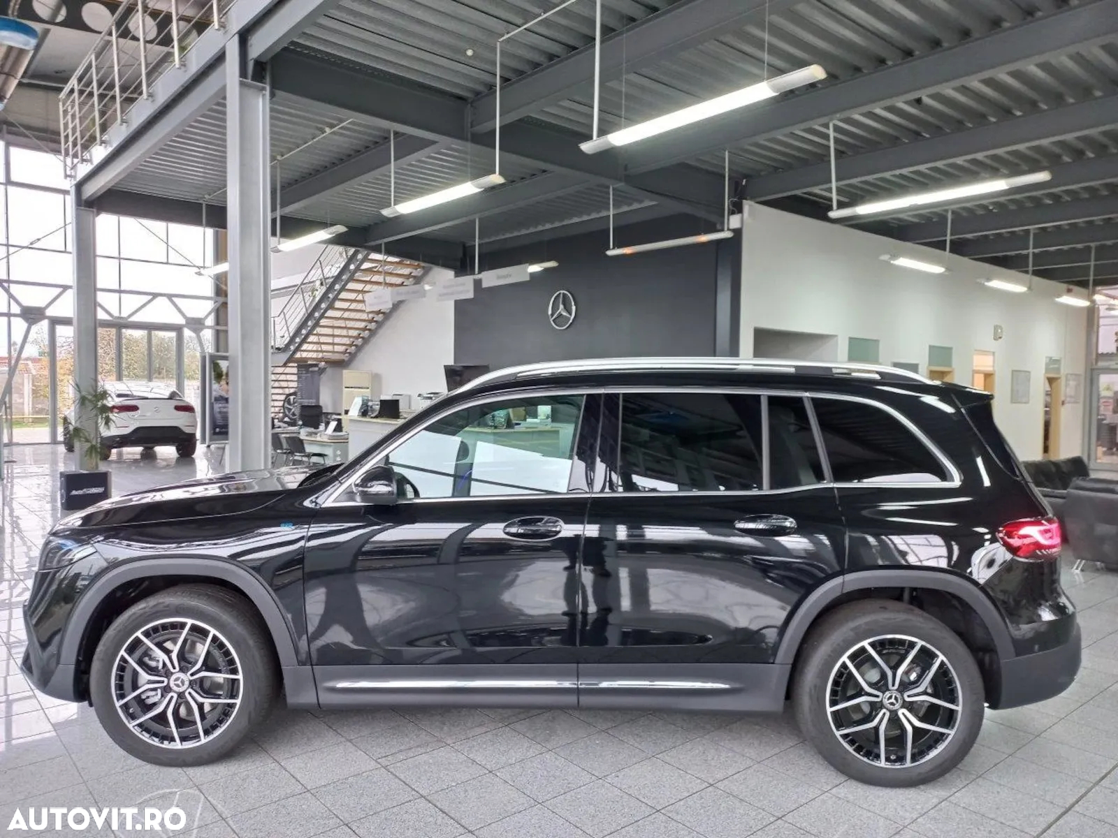 Mercedes-Benz EQB 300 4Matic AMG Line - 9