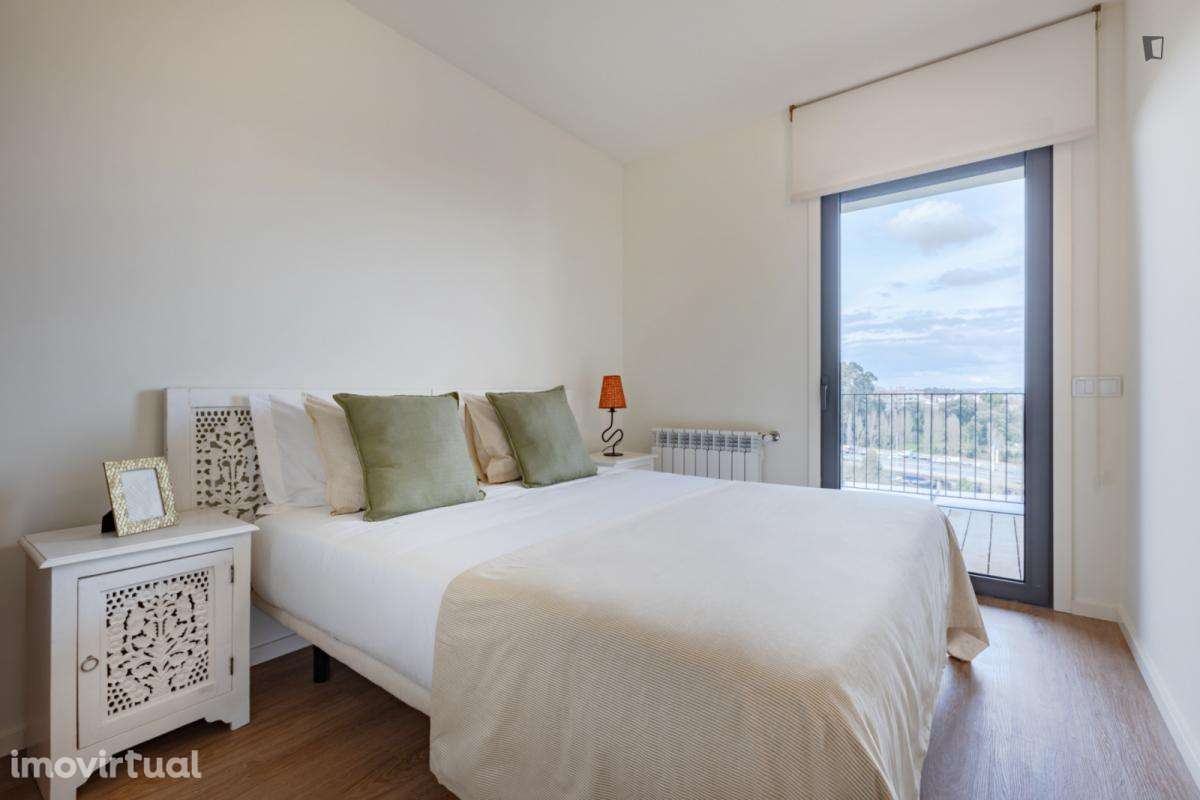 Apartamento com 1 quartos - localizado em Campanhã Porto - Grande imagem: 2/43