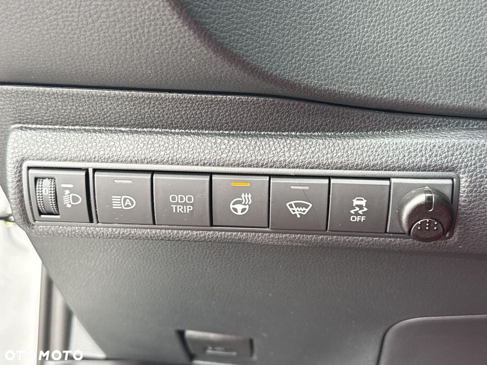 Toyota Corolla 1.8 Hybrid Comfort - 22