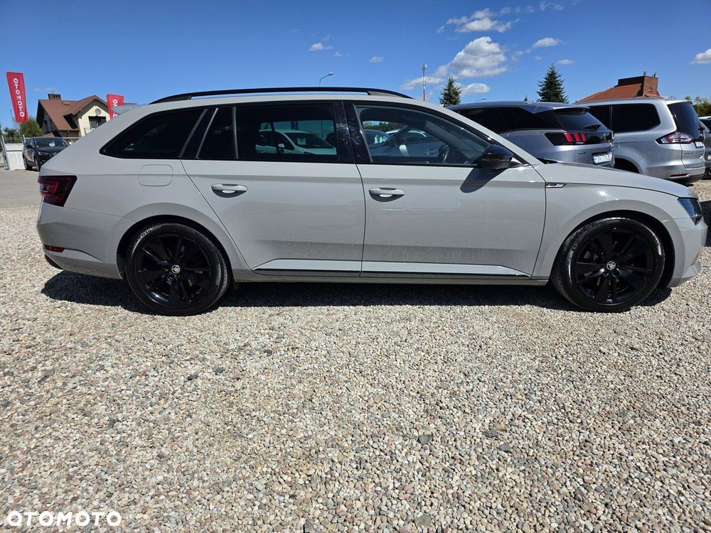 Skoda Superb 2.0 TDI SCR Sportline DSG - 28
