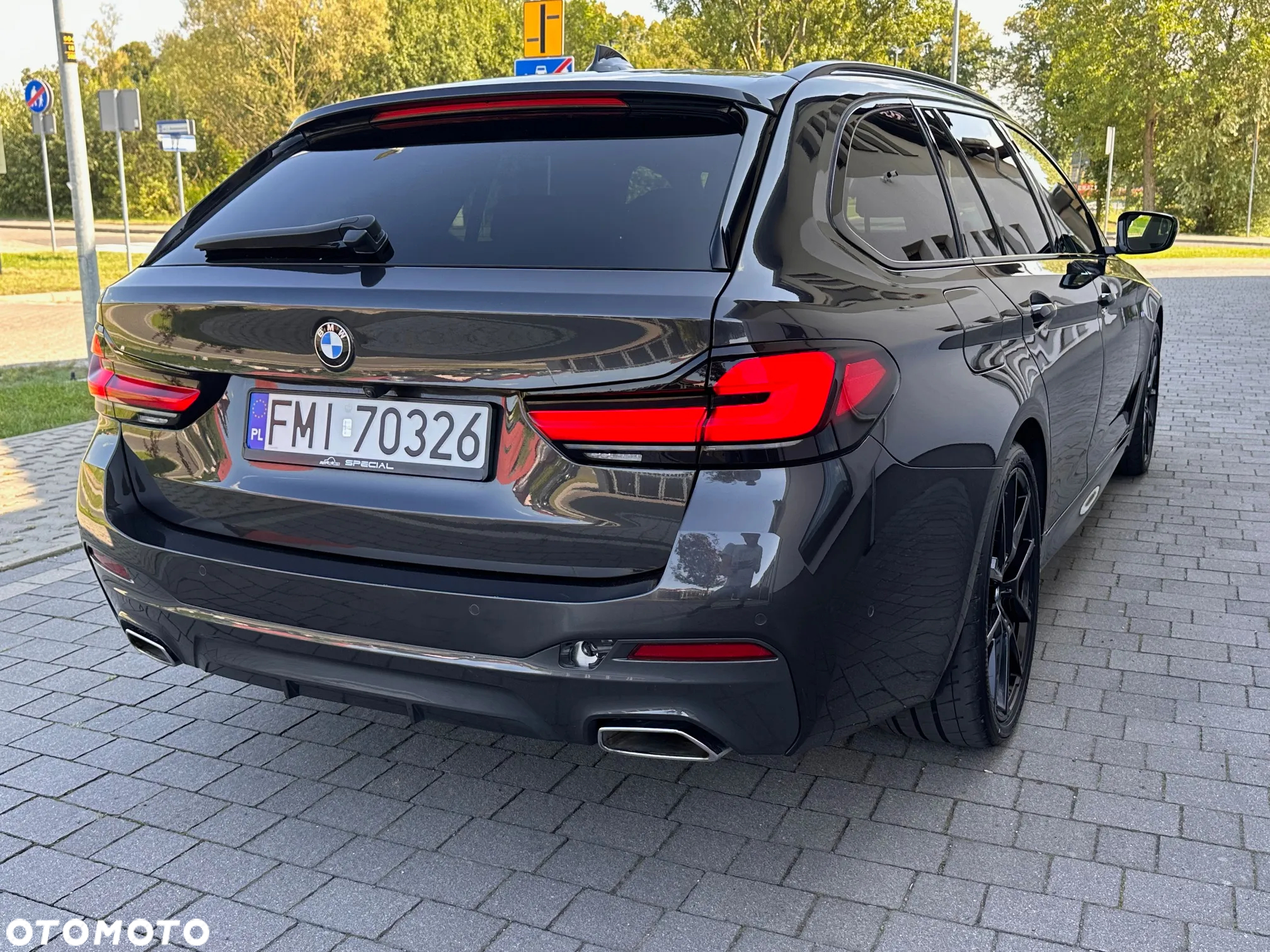 BMW Seria 5 520d xDrive Touring M Sport Edition - 20