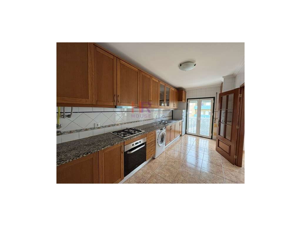 Apartamento T2 renovado com área útil de 62m² em Eiras, Coimbra. Id... - Grande imagem: 2/24