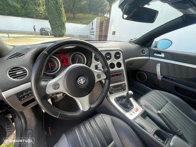Alfa Romeo Spider - 10