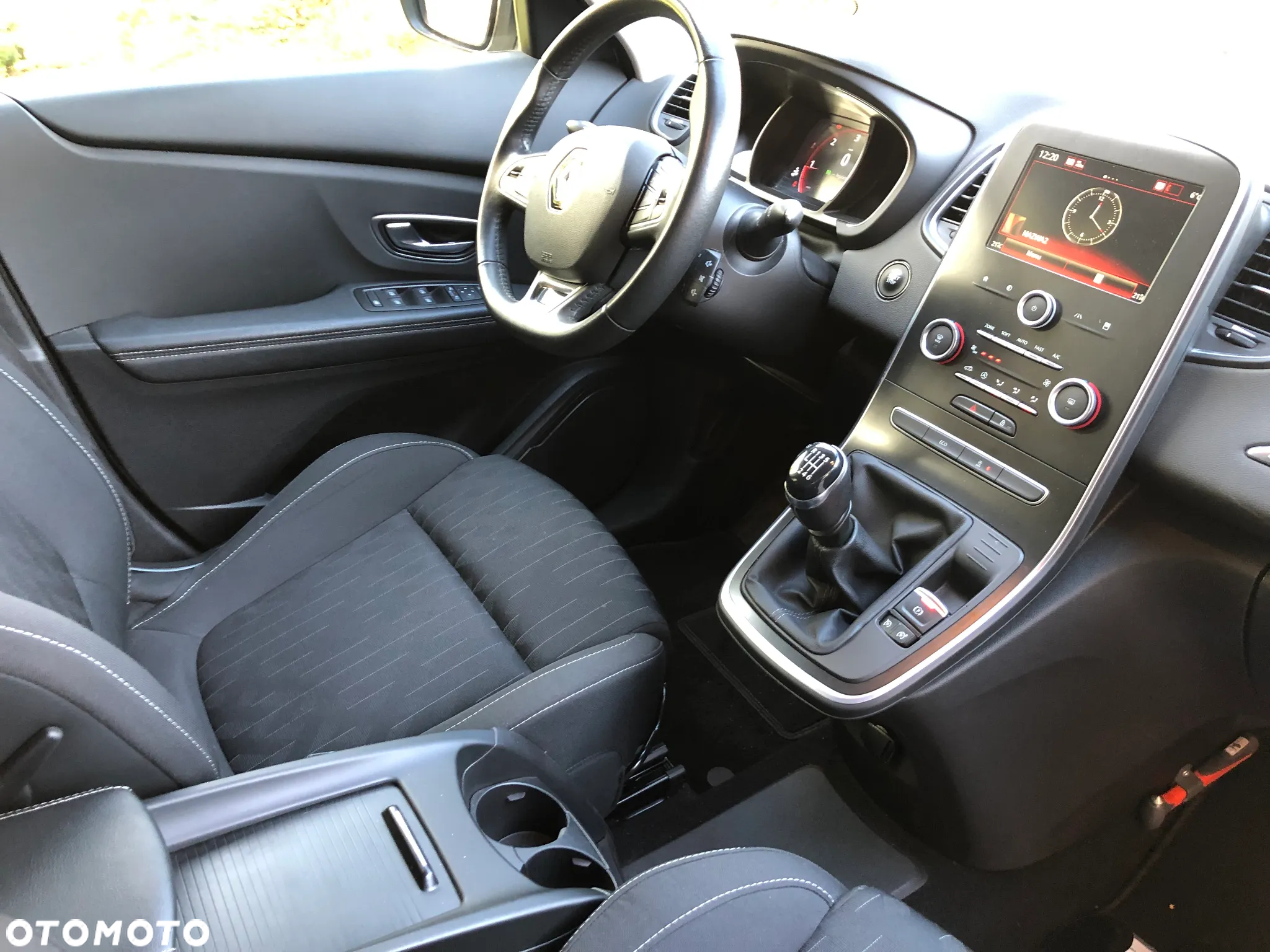 Renault Scenic - 24