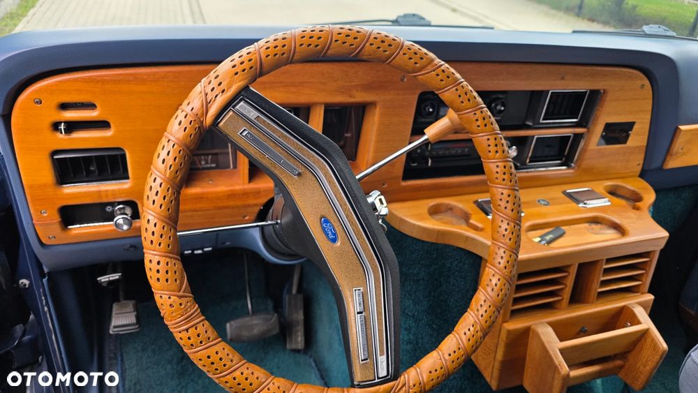 Ford Econoline - 8