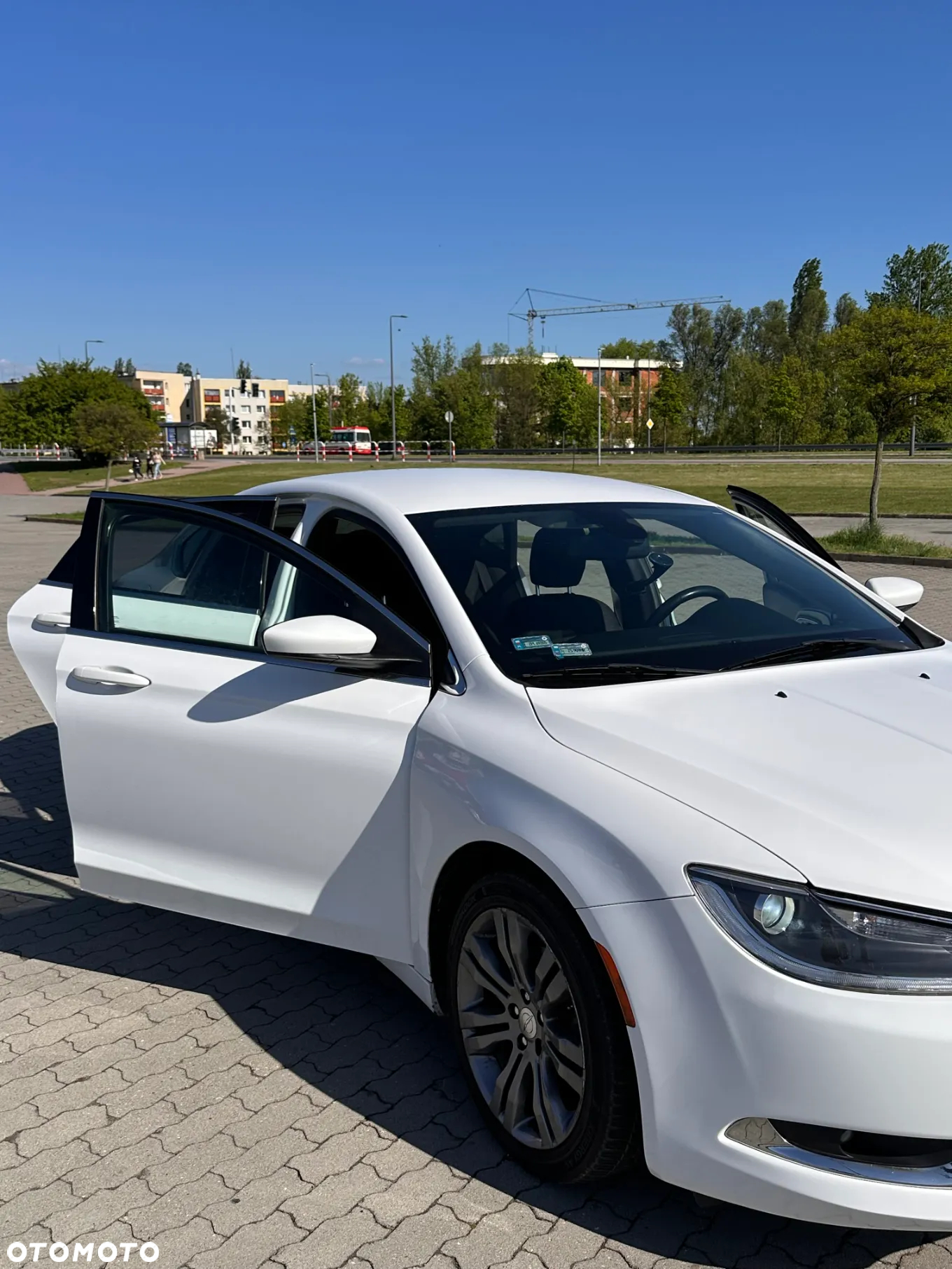 Chrysler 200 - 8