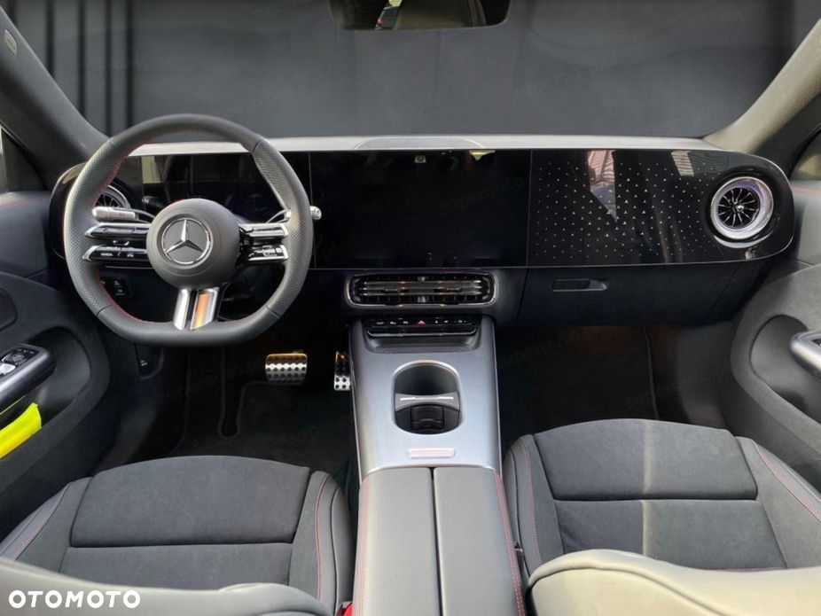 Mercedes-Benz CLA - 11