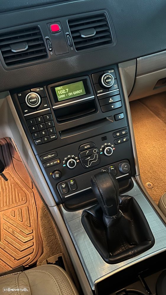 Volvo XC 90 2.4 D5 7L Nivel 3 - 6