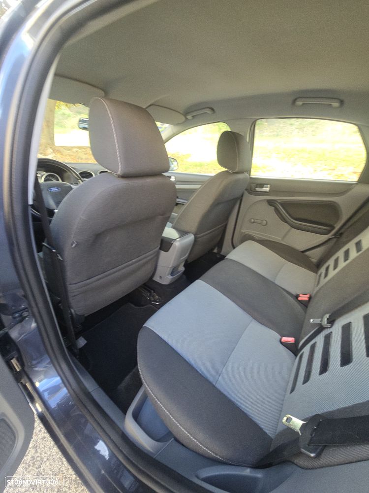 Ford Focus 1.6 TDCi Sport - 28