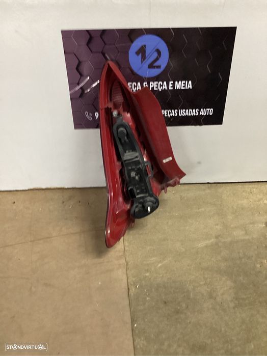 Farolim traseiro esquerdo citroen C4 de 2009 - 2
