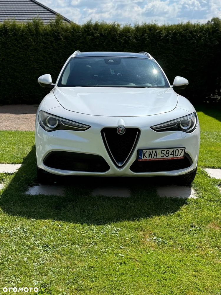 Alfa Romeo Stelvio 2.0 Turbo 16V AT8-Q4 Lusso Ti - 1