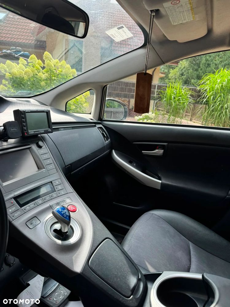 Toyota Prius 1.8 HSD Premium - 12