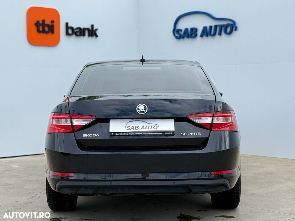 Skoda Superb 2.0 TDI DSG Active - 21