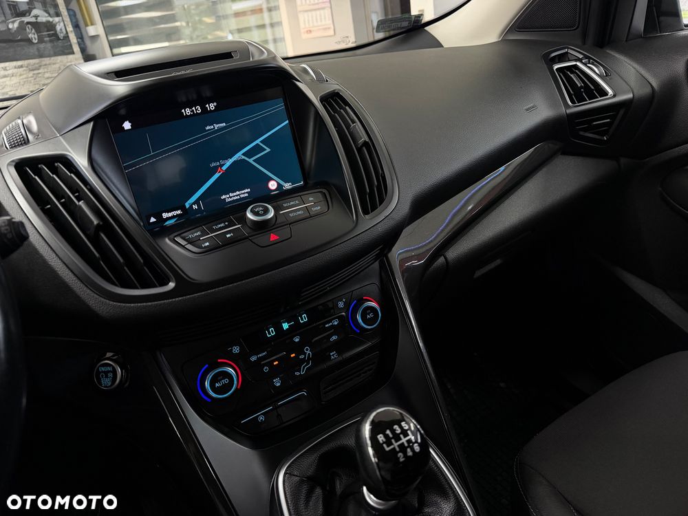 Ford Kuga 1.5 TDCi 2x4 Titanium - 17