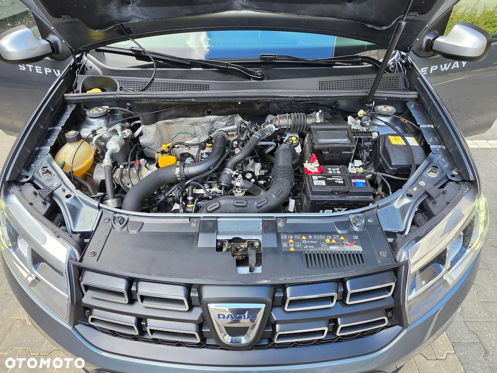 Dacia Logan TCe 90 S&S Stepway Celebration - 29