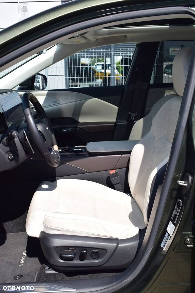 Lexus RX - 15