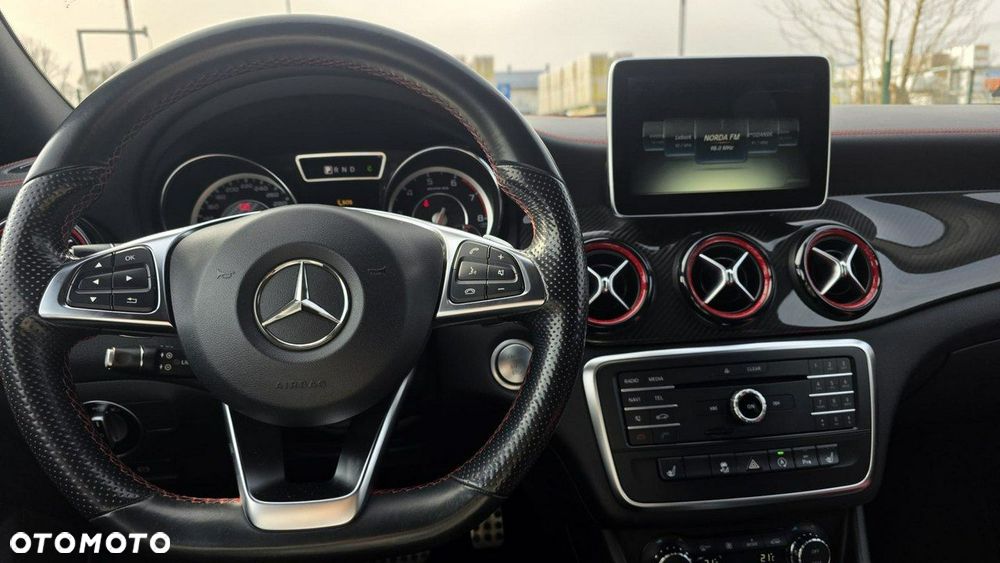 Mercedes-Benz CLA - 10