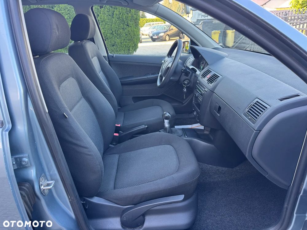 Skoda Fabia 2.0 Ambiente - 28